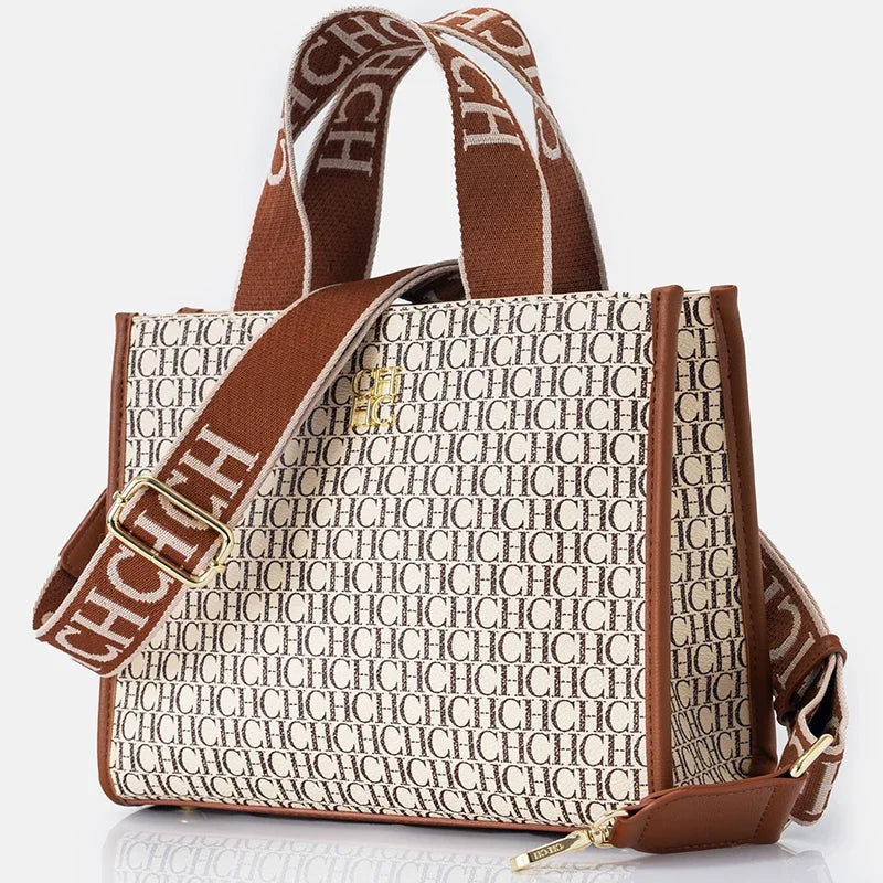 Luxuriöse Damenhandtasche mit Monogramm-Print und Metall-Logo