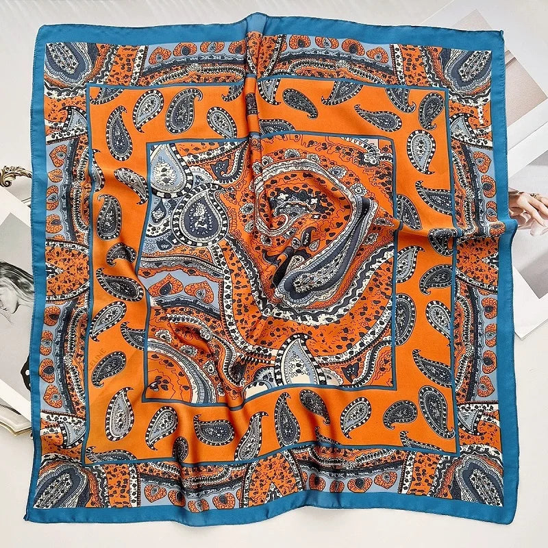 Luxuriöses quadratisches Seidentuch für Damen, Kopftuch Designer
