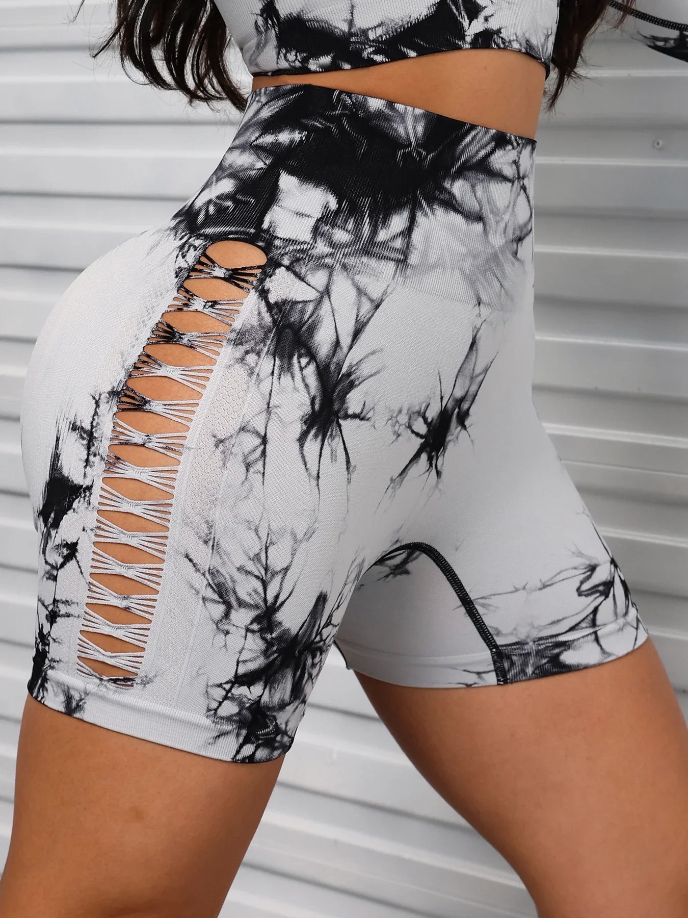 Women's Tie Dye Seamless Yoga Shorts Sexy Cutout Butt Lifting Gym Workout Shorts High Waist Biker Fitness Shorts Sportwear