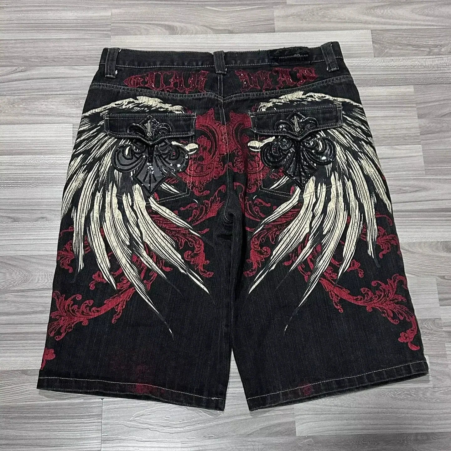 Gothic Stickerei Jeansshorts Herren