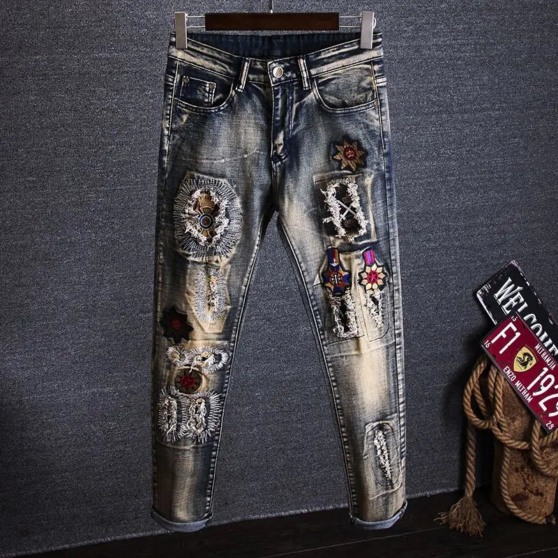 Herren Used-Look Vintage Jeans mit Patches und Stickereien