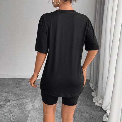 Round neck short sleeved minimalist design
