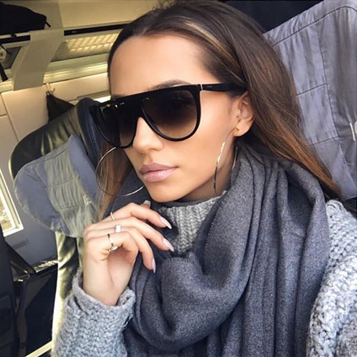 Große Rahmen Sonnenbrillen Einteilige Sonnenbrillen für Damen Personalisierte Strand Catwalk Internet-Promi-Brillen Trend