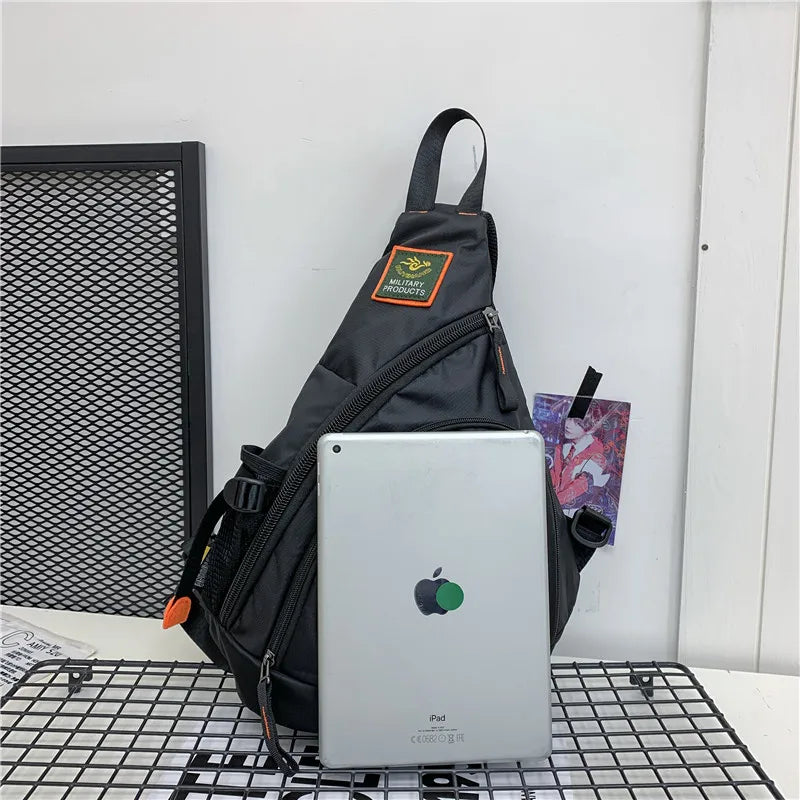Neue Herren Umhängetaschen Reise Crossbody Bags Herren Militär Brusttasche für Schulausflug Wasserdichte Nylon Messenger Bag Schwarz Grün