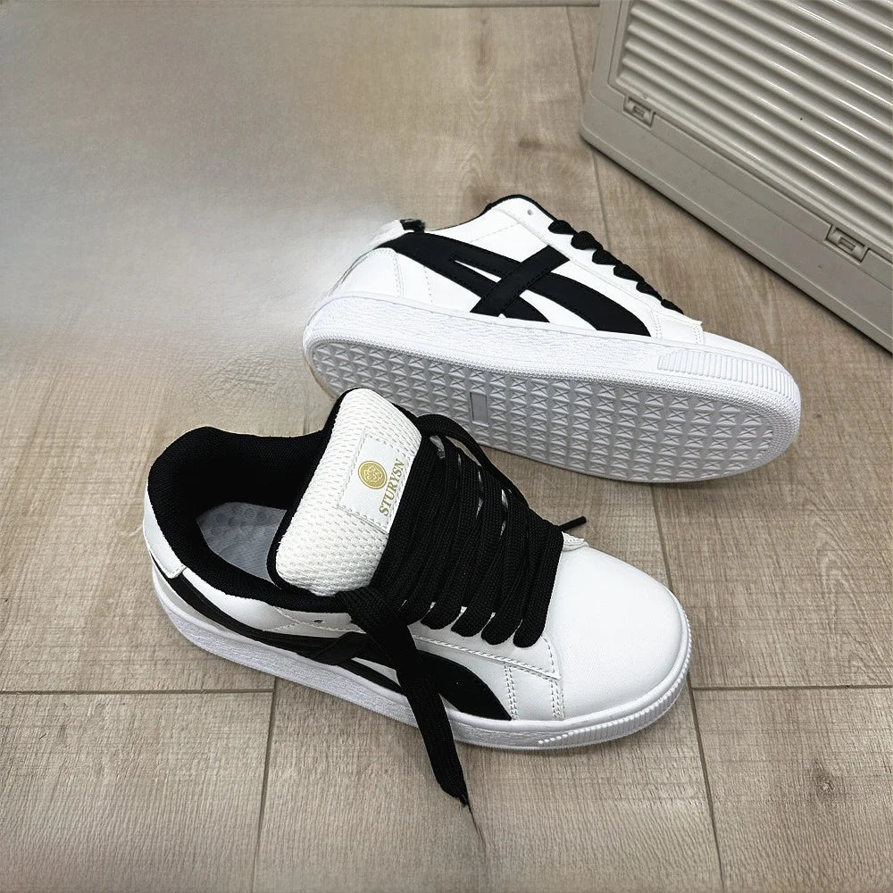 Retro Hong Kong Style Black Bread Shoes Unisex Freizeit-Sportschuhe Frühling Herbst Neues Modell Studenten Vielseitige Plateau-Sohle