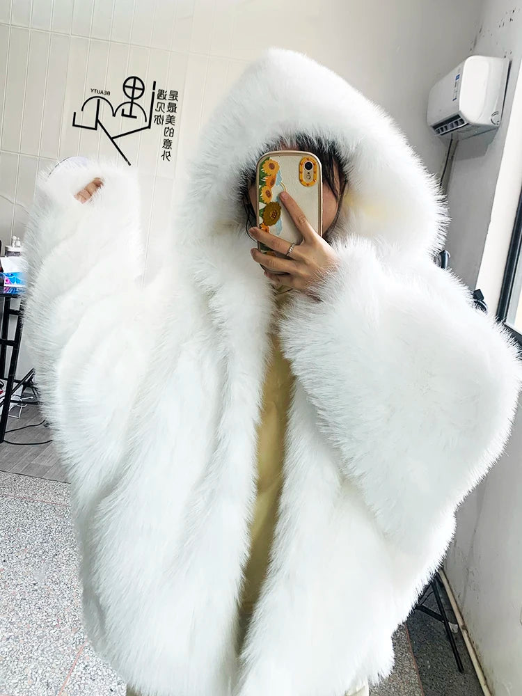 Nerazzurri Herbst Winter Oversized Weiß Schwarz Warmer Zotteliger Kunstpelzmantel Damen mit Kapuze Locker Lässig Flauschige Jacke 2023
