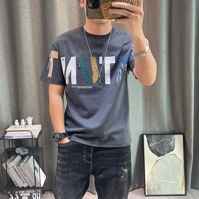 2023 Sommer Neue Mode Street Letter Printing T-Shirts Herren Koreanischer Stil Rundhals Kurzarm Locker Freizeit Baumwoll-Pullover