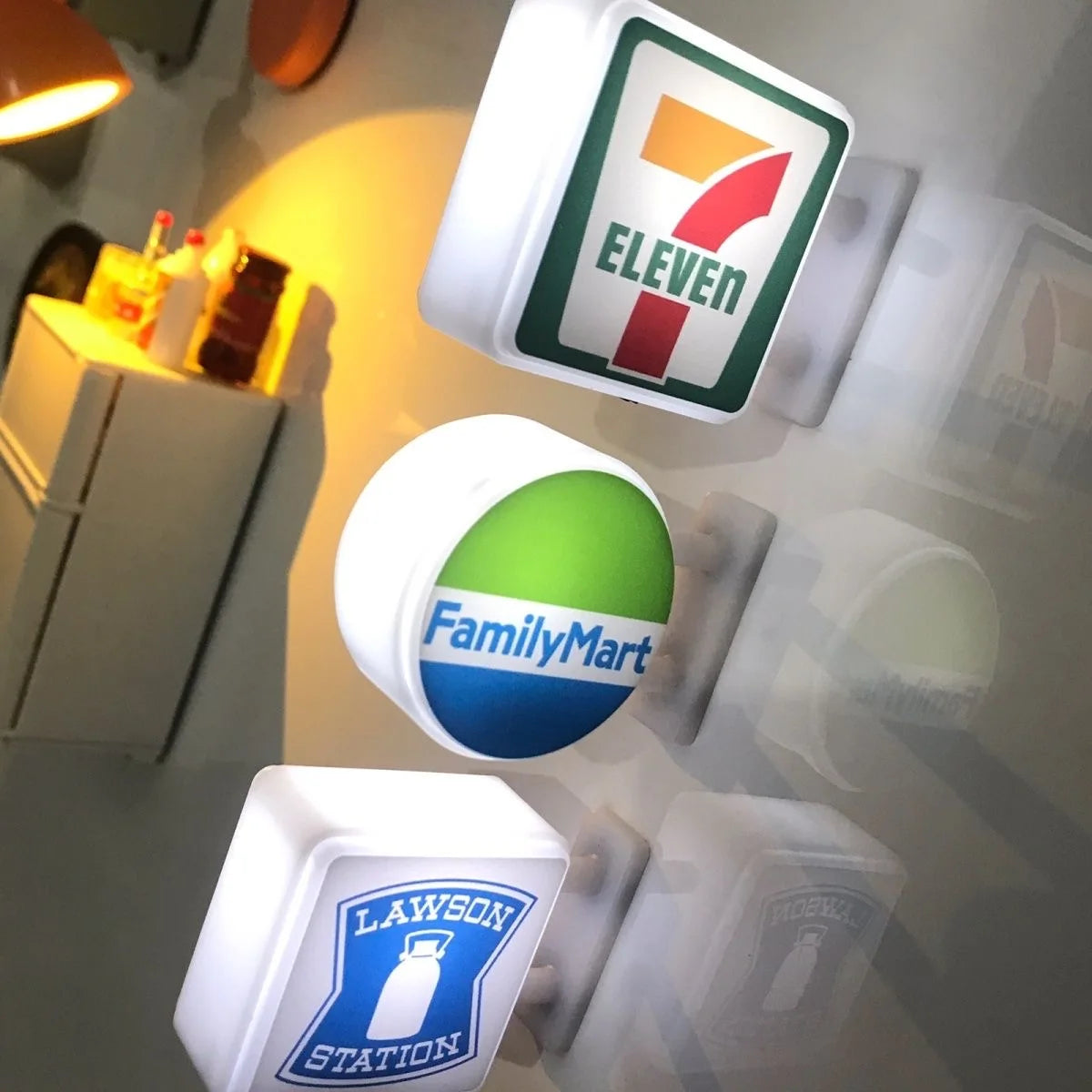 Heißer Convenience Store Kühlschrankmagnet Miniaturmodell Magnetische Anziehung Deko Nachtlicht Atmosphäre Licht Leuchtendes Schild