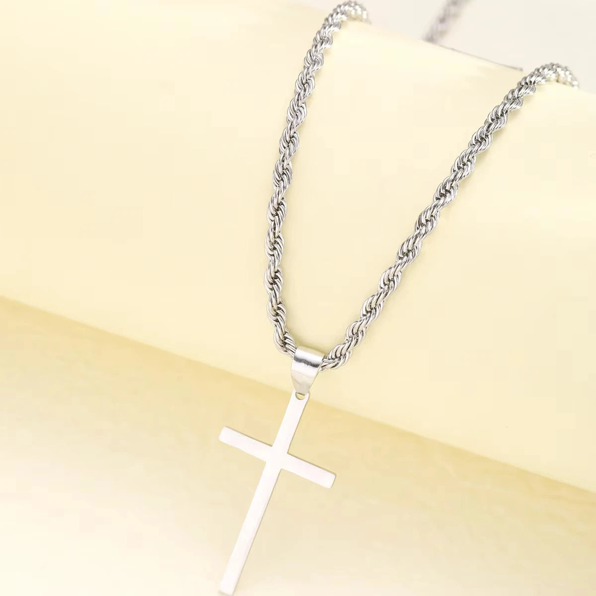 Men's and women's new cross pendant necklace, minimalist gold jewelry, men's and women's necklace