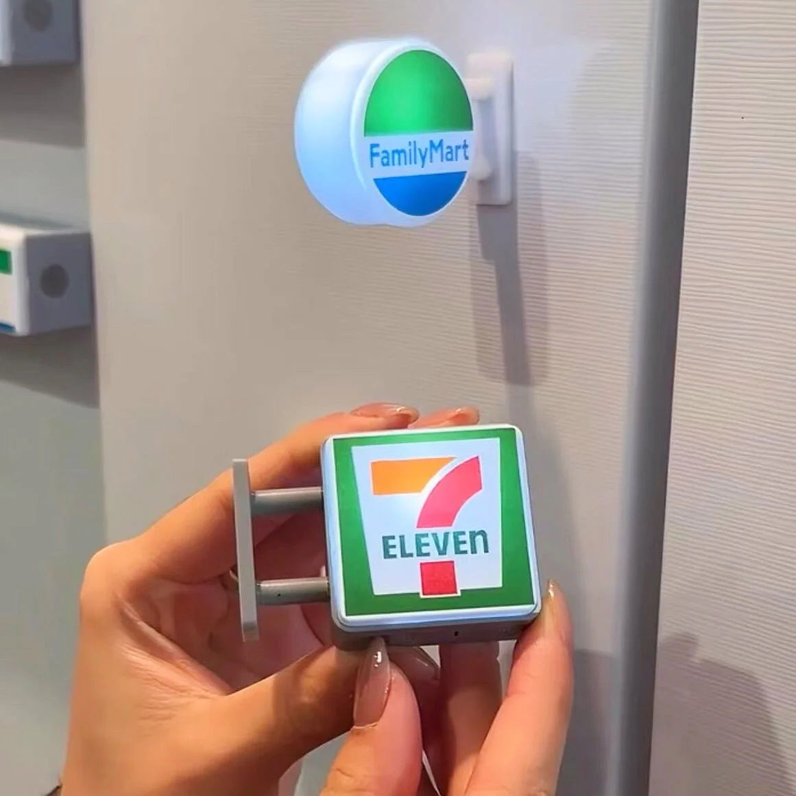 Heißer Convenience Store Kühlschrankmagnet Miniaturmodell Magnetische Anziehung Deko Nachtlicht Atmosphäre Licht Leuchtendes Schild