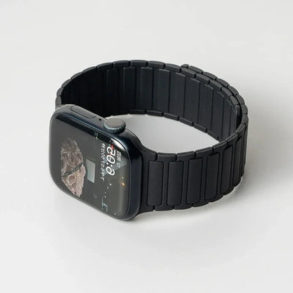 Silicone Strap for Apple Watch 46mm 42mm 49mm 45mm 41mm 44mm 40mm Magnetic Band for IWatch Ultra 3/2 Series 11 10 9 8 7 6 SE 5