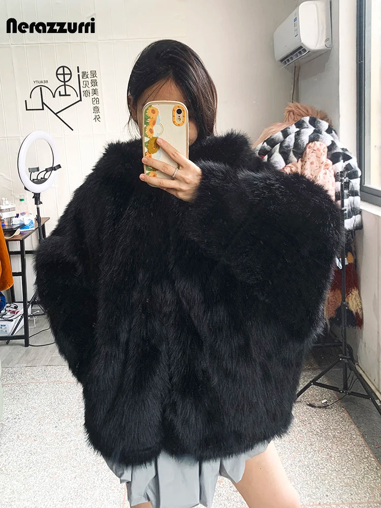 Nerazzurri Herbst Winter Oversized Weiß Schwarz Warmer Zotteliger Kunstpelzmantel Damen mit Kapuze Locker Lässig Flauschige Jacke 2023