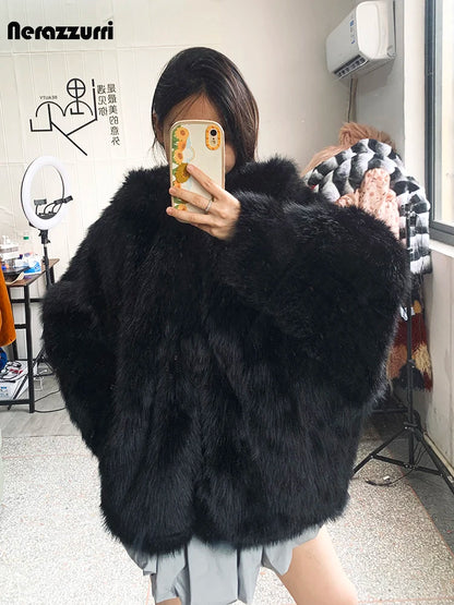 Nerazzurri Herbst Winter Oversized Weiß Schwarz Warmer Zotteliger Kunstpelzmantel Damen mit Kapuze Locker Lässig Flauschige Jacke 2023