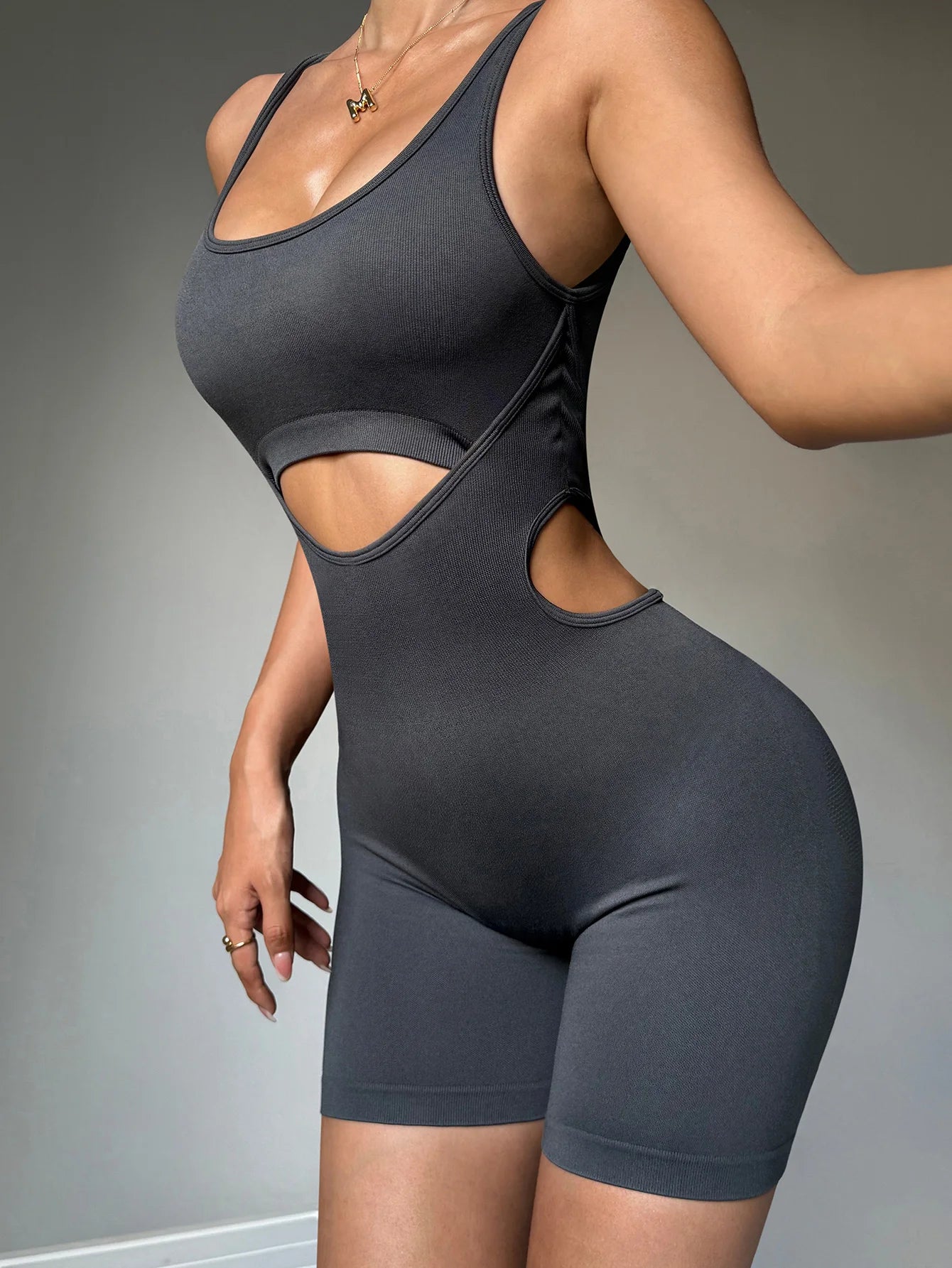 Damen Nahtloser Yoga-Jumpsuit mit Cut-Out-Rücken — Schnelltrocknender Gym-Einteiler