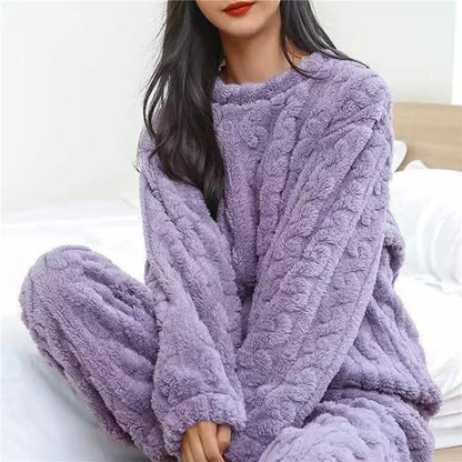 Soft Coral Velvet Warm Pajama Set for Women Cozy Loungewear Outerwear for Winter Christmas Back to School Gift ﻿
