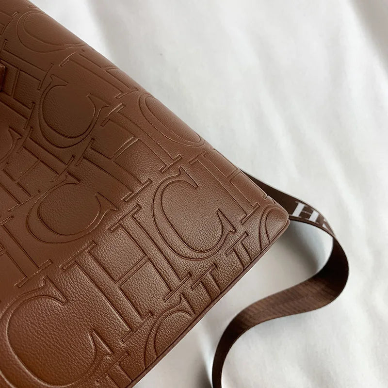 2025 New Large-capacity Bucket Bag, Winter Fashion Letter Printing Temperament Versatile Messenger Bag