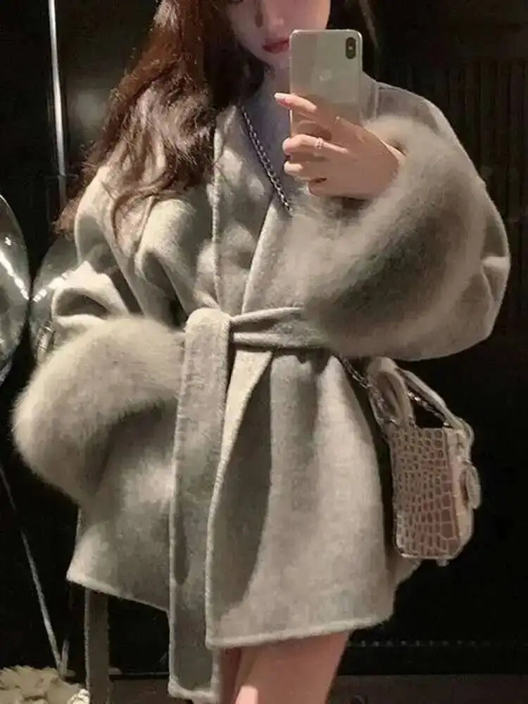 UCXQ Eleganter OL Business-Mantel Pelz-Patchwork Langarm Wollmantel Schöne Damenbekleidung Jacke Herbst 2025 Winter