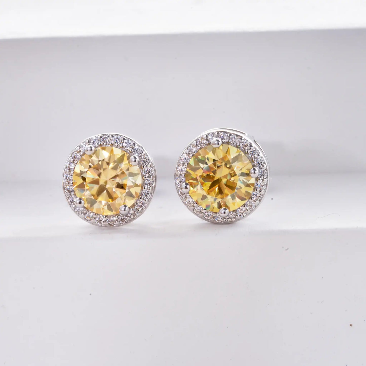 925 Sterling Silver 1 Carat Moissanite Round Earrings Engagement Wedding Daily Work Party Travel Luxurious Gift For Women