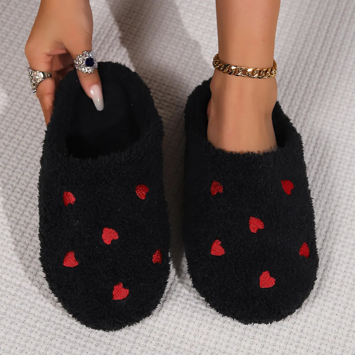 Winter Damen Herzförmige Hausschuhe Liebe Leise Weiche Sohle Schuhe Indoor Bequem Süß Leiser Teppich Leichtes Wohnzimmer