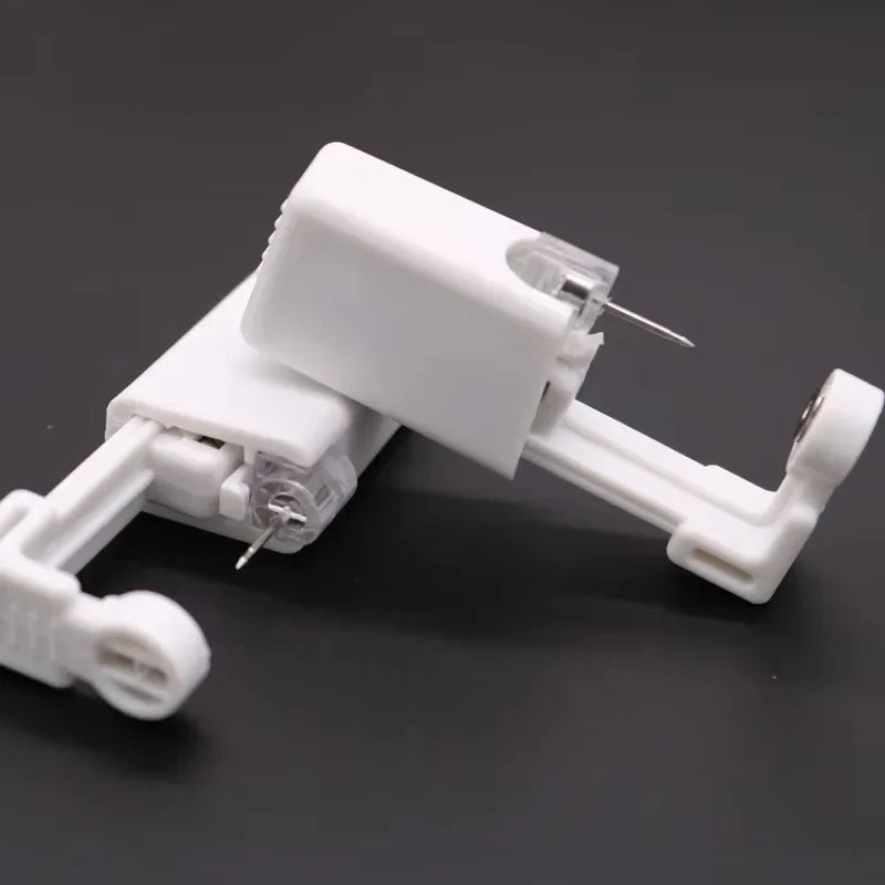 Safety Ear Piercing Gun Kit Women Men Disposable White Plastic Sterile Ear Piercing Device Fashion Simple Jewelry Piercing Tools
