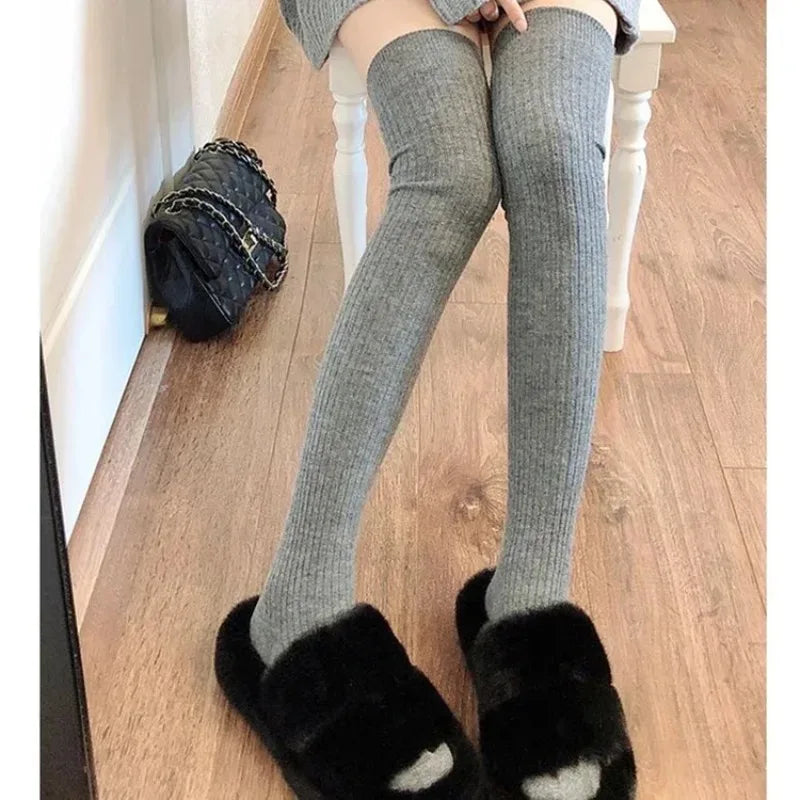 Frühling Herbst Kniestrümpfe für Damen Weiße vertikale Streifen Lange Socken Mode Mädchen JK Skinny Stiefelsocken Japanischer Stil