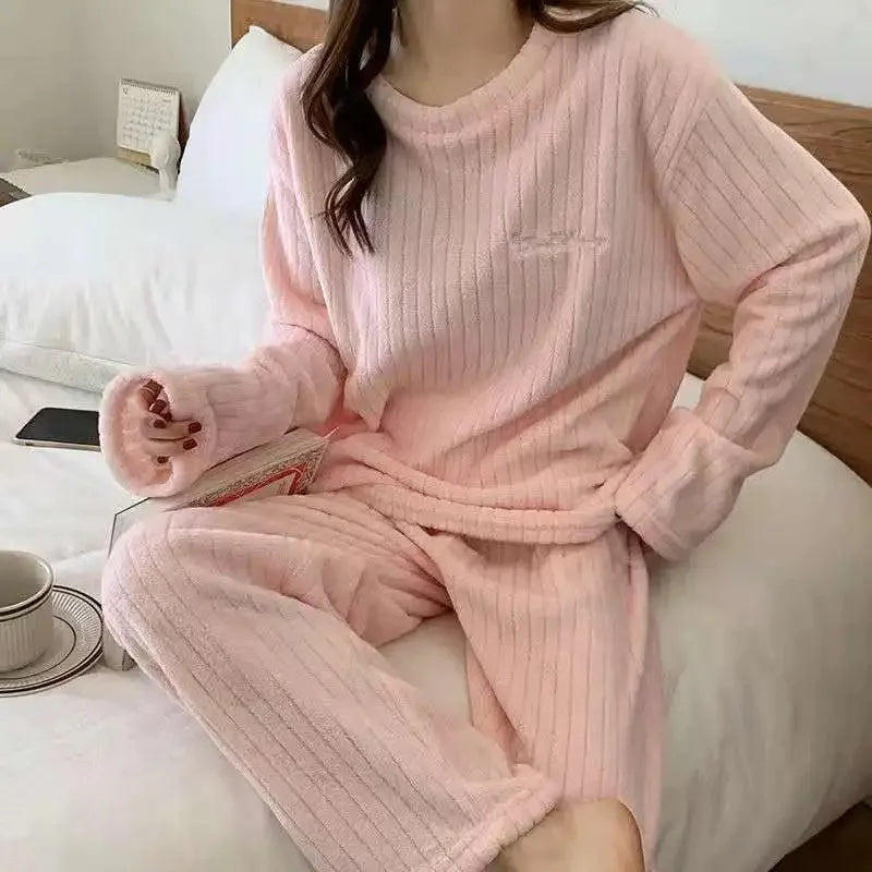 Soft Coral Velvet Warm Pajama Set for Women Cozy Loungewear Outerwear for Winter Christmas Back to School Gift ﻿
