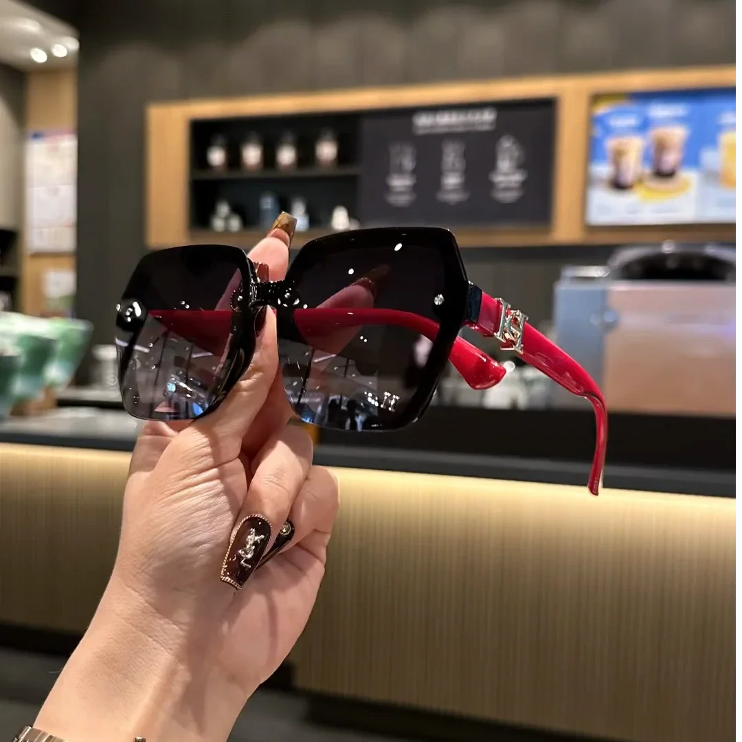 2025 New Fashion Vintage Sunglasses for Women Ladies UV400 Protection Sun Glasses Ladies Girls Sunglass Luxury Designer Eyewear