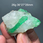 Natürliches Smaragd-Mineralienexemplar + heilende Quarzkristalle und Steine, Felsen, Edelstein