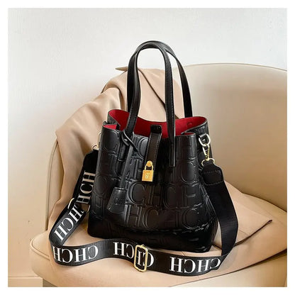 Neue Damen-Umhängetasche mit auffälligem Buchstabenmuster & Farbkontrast, geräumige, breite, gepolsterte Schultertasche, lässig-chic