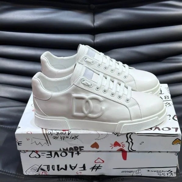 Italian High-end Casual Shoes, New Trendy Letter-style Sports Sneakers for Women, European Men's Lace-up White Shoes, Large-sized Children's Shoes, Casual Business Men's Shoes. Fashionable and Versatile Children's Shoes.
