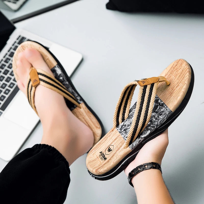 Japanische Holzmaserung Flip-Flops für Herren im Sommer, rutschfest, trendiger Aufdruck, weiche Sohle, Zehentrenner, Strand-Sandale