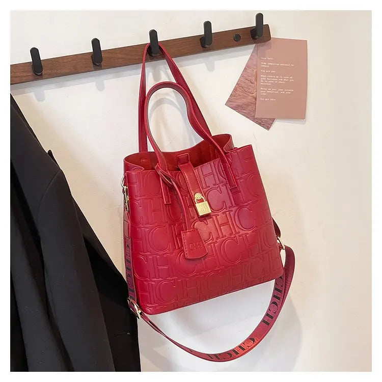 Neue Damen-Umhängetasche mit auffälligem Buchstabenmuster & Farbkontrast, geräumige, breite, gepolsterte Schultertasche, lässig-chic