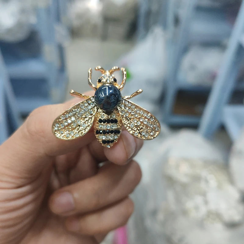 Bekannte Marke Design Insekten Serie Brosche Frauen Zarte Kleine Biene Broschen Kristall Strass Anstecknadel Schmuck Geschenke Für Mädchen