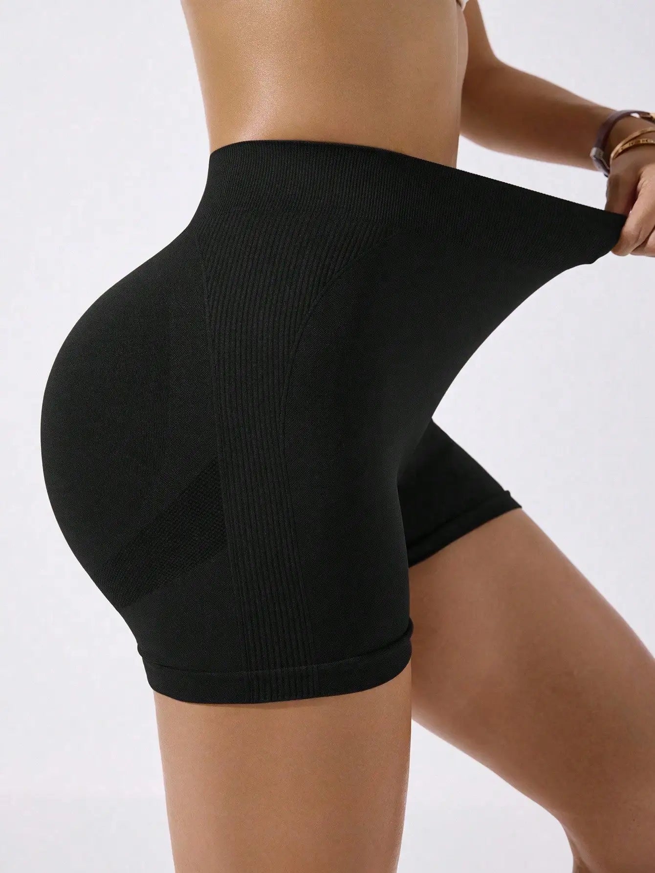 Damen Letter Shorts, atmungsaktives Nylongewebe, V-förmiger Po, eine gute Wahl für Yoga, Laufen und Radfahren