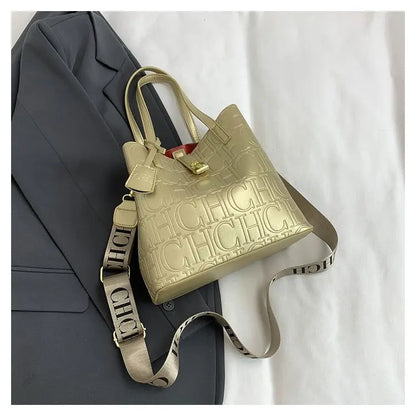 Neue Damen-Umhängetasche mit auffälligem Buchstabenmuster & Farbkontrast, geräumige, breite, gepolsterte Schultertasche, lässig-chic