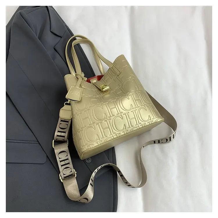 Neue Damen-Umhängetasche mit auffälligem Buchstabenmuster & Farbkontrast, geräumige, breite, gepolsterte Schultertasche, lässig-chic