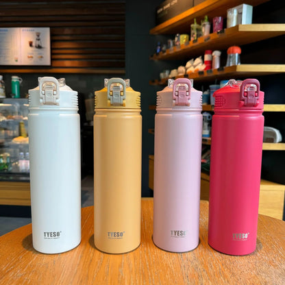 TYESO 600/750ML Thermosflasche mit Strohhalm Edelstahl Auto Thermobecher Sport Wasserflaschen Hält Kalt und Warm Thermobeker