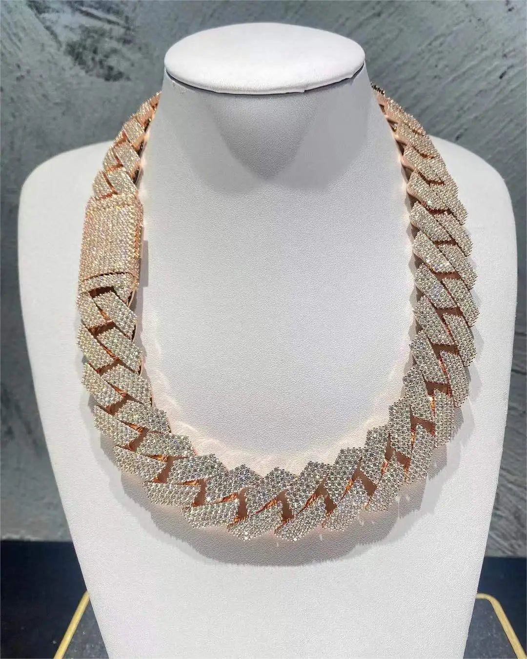 Modeschmuck Iced out 925er Sterlingsilber 4 Reihen VVS Moissanite Benutzerdefinierte Farbe Bling Cuban Gliederkette Halskette