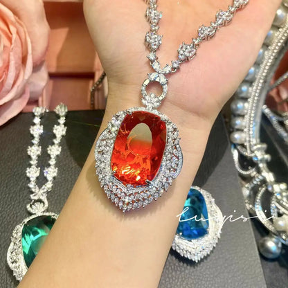 New high-end aquamarine pendant light luxury full of diamonds heavy industry design Fanta color treasure emerald pendant necklac