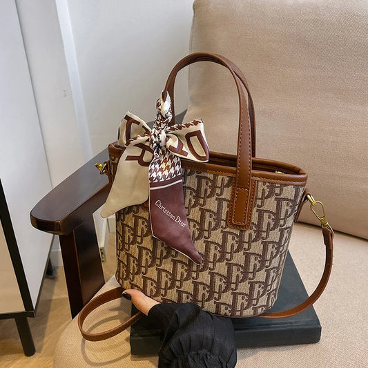 Elegant Leather Women's Handbag – Designer Style