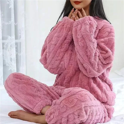 Soft Coral Velvet Warm Pajama Set for Women Cozy Loungewear Outerwear for Winter Christmas Back to School Gift ﻿