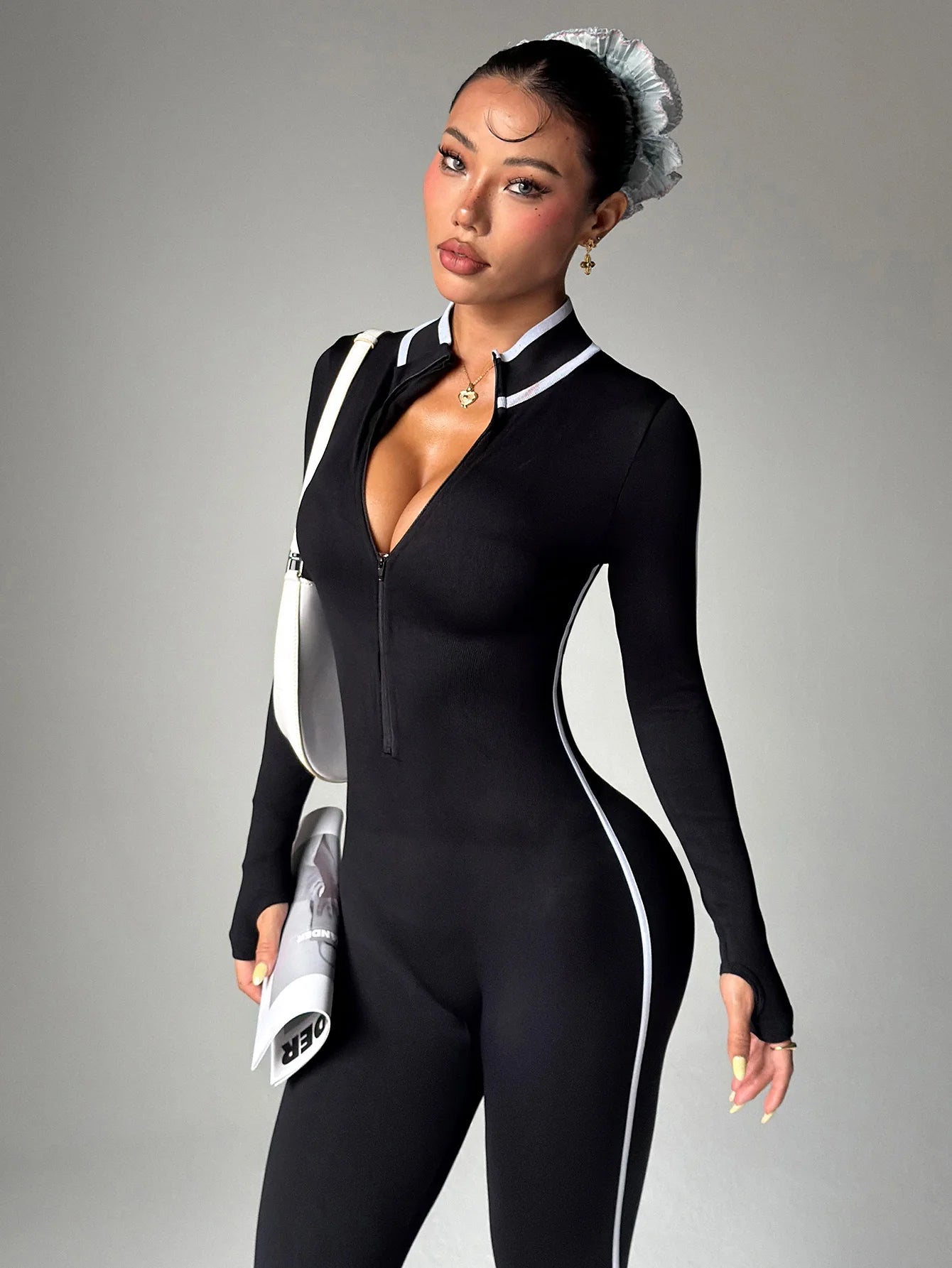 One-piece yoga wear, women's autumn and winter stand-up collar long-sleeved fitness wear, slimming zipper sports one-piece suit