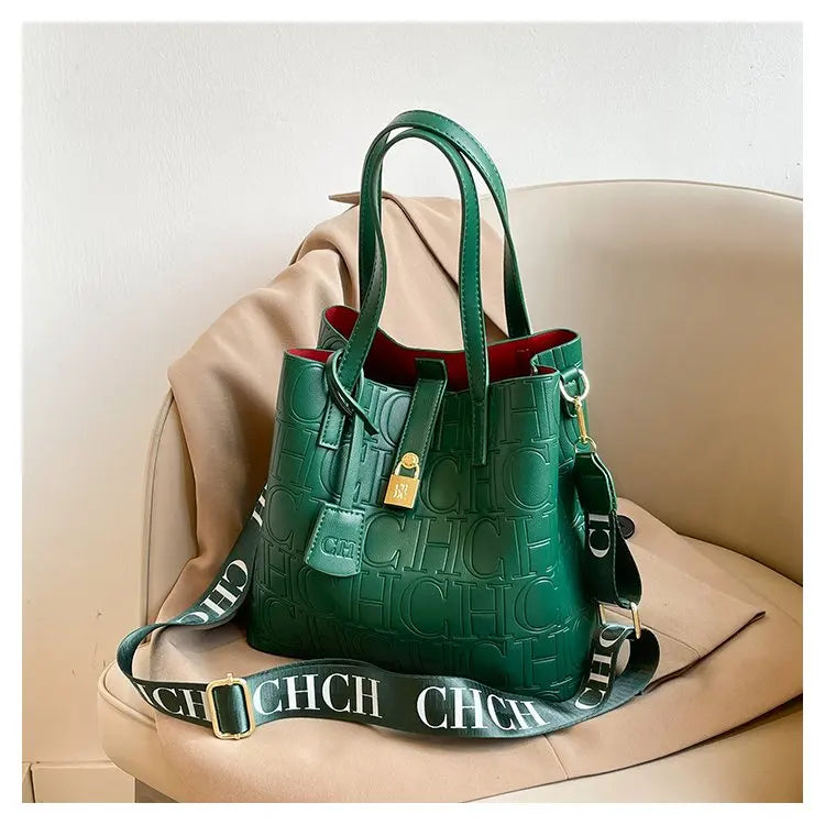Neue Damen-Umhängetasche mit auffälligem Buchstabenmuster & Farbkontrast, geräumige, breite, gepolsterte Schultertasche, lässig-chic