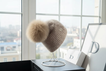 Echte Fuchspelz-Bommelmützen für Damen Winter Outdoor Warme Strickmützen Mode M-Buchstabe Kaninchen gestrickt Dicke Mütze Weihnachten