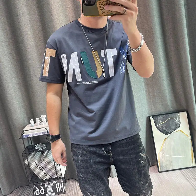 2023 Sommer Neue Mode Street Letter Printing T-Shirts Herren Koreanischer Stil Rundhals Kurzarm Locker Freizeit Baumwoll-Pullover