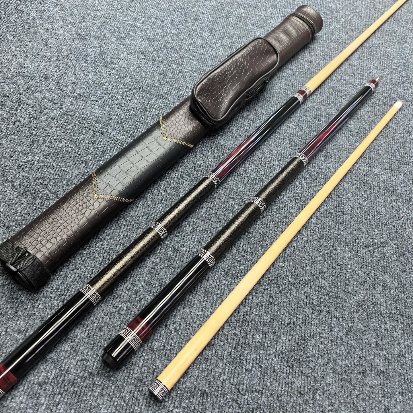 High quality handmade maple pool cue - length 148 cm/58 inches, weight 20 ounces, tip 13 millimeters